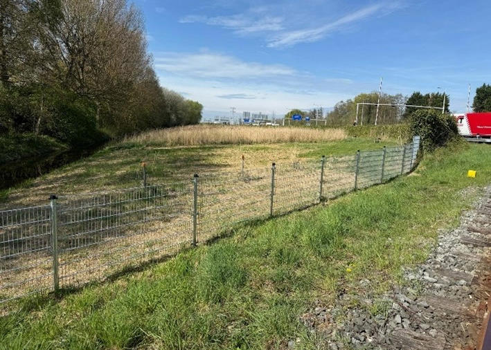 Hek blokkeert wandelroute Risdam-Noord en bedrijventerrein